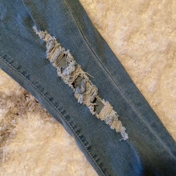 Cute Light Blue Jeans - Picture 4 of 4